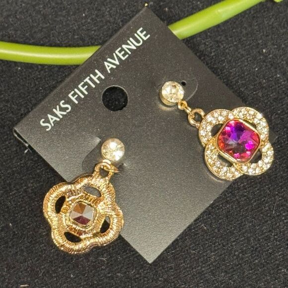 Saks Fifth Avenue Gold and Vitrial Crystal Center Clover Floral Earring 1.5in - Picture 4 of 8